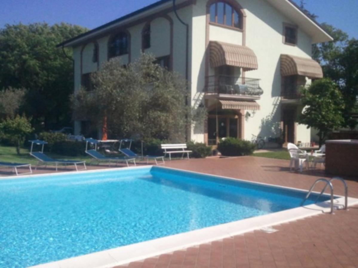 Agriturismo Corte Trincerone Mantova Bagian luar foto